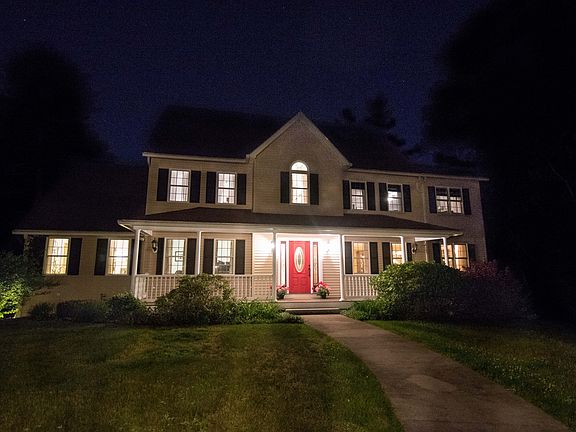 4th image of 128 Essex St