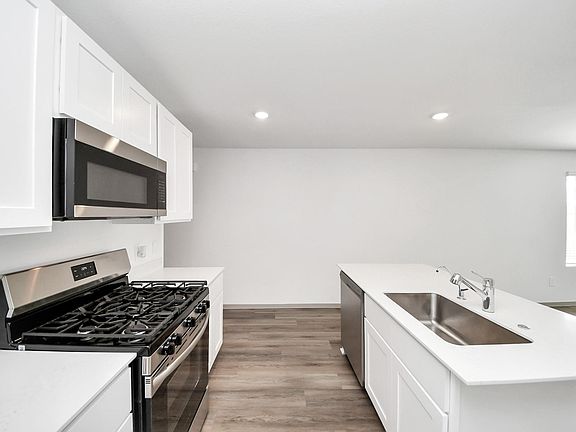 5th image of 1018 Bluegill Ln