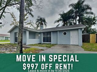 9402 Lonsdale Ct, Tampa, FL 33615