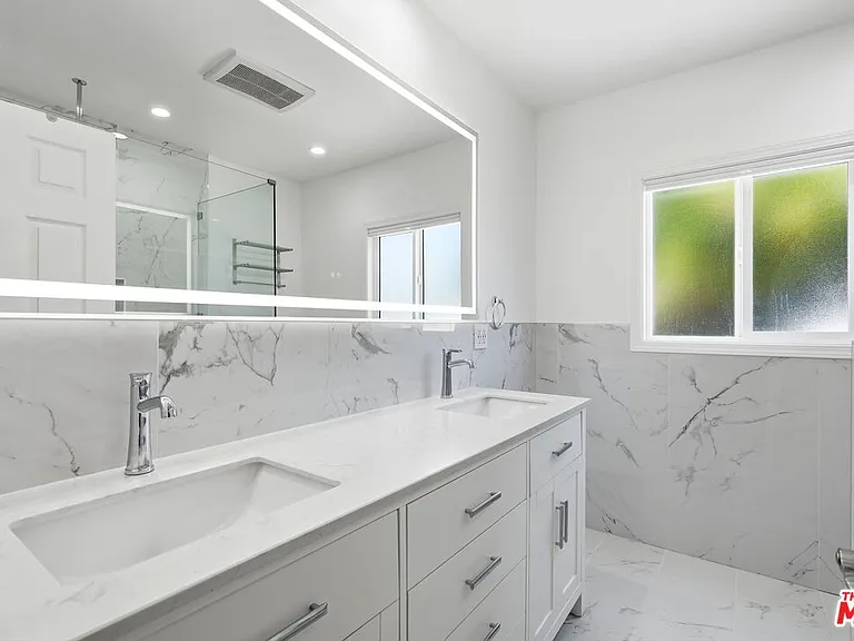 2938 Kansas Ave — Photo 26