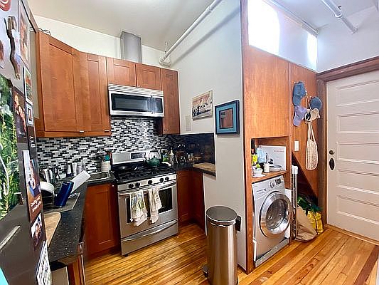3rd image of 668 Park Pl #2