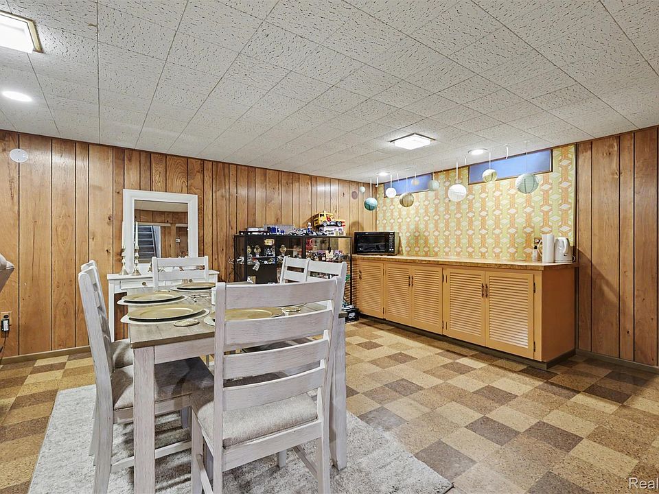 7292 Fairwood Dr, photo 24