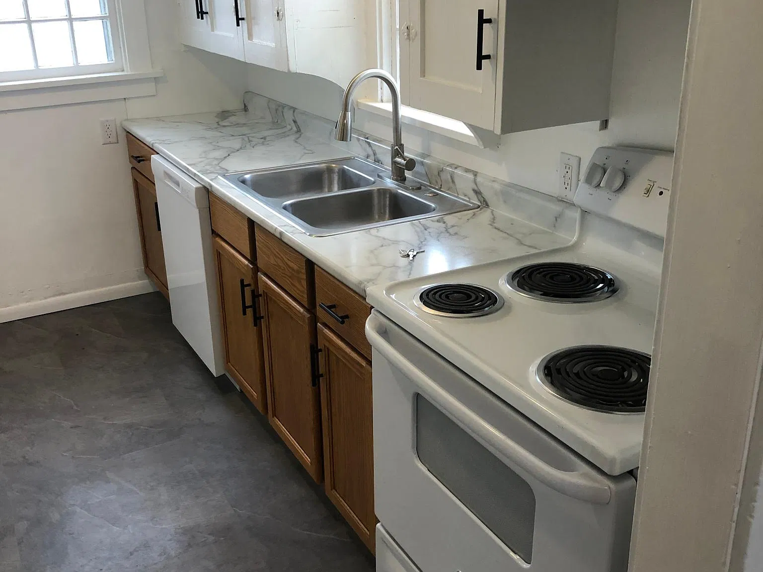 4 bed, 1400 sqft, $2,180 — Photo 1