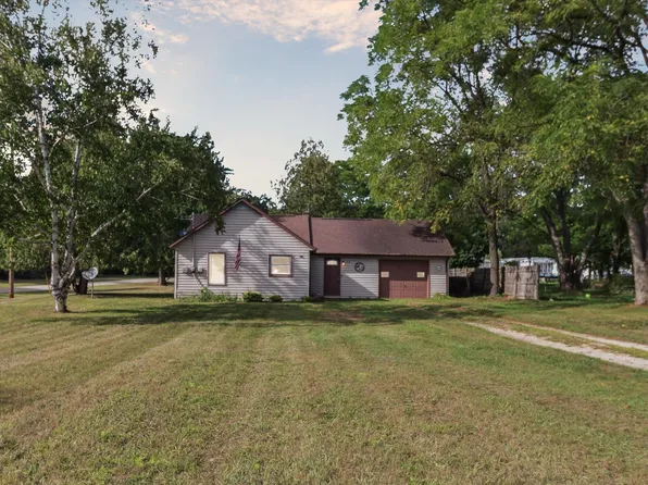 112 S Barton St, White Cloud, MI 49349