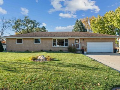 903 2nd St SW, Dyersville, IA, 52040
