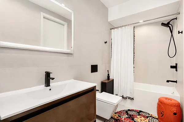 Sold by Triplemint | media 12