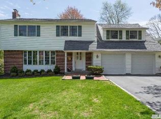 4 Claralon Ct, Greenlawn, NY 11740