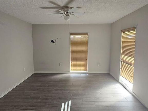 4th image of 925 Palm View DR #121