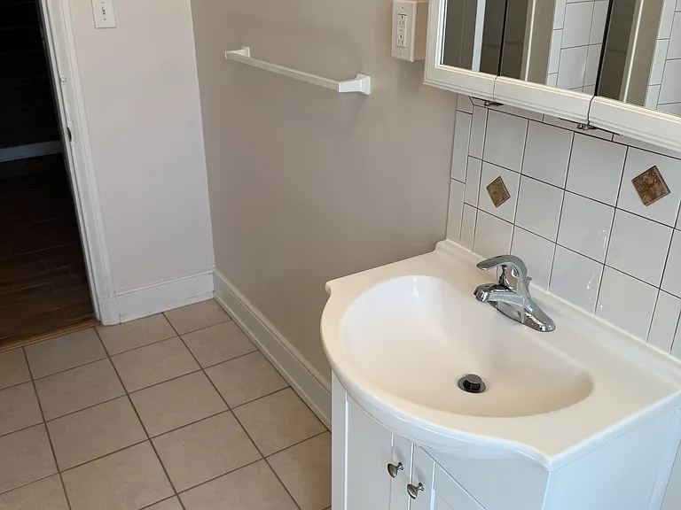 49 E High St #2 — Photo 2