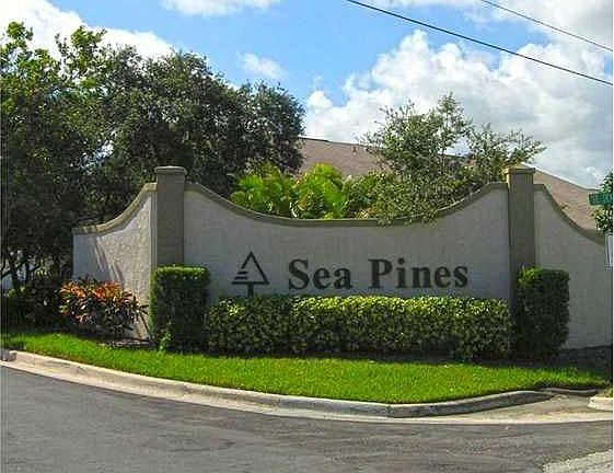 2nd image of 10861 SE Sea Pines Cir