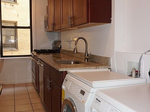 4th image of 901 Washington Ave APT 2M