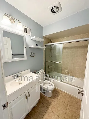 2705 Laclede Station Rd Photo 1