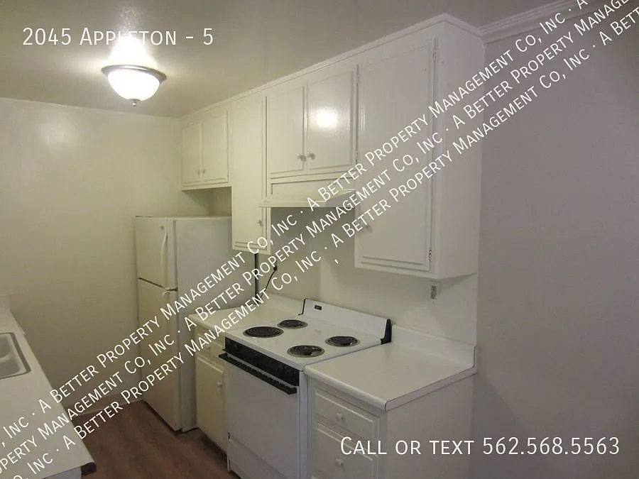 2045 E Appleton St #5