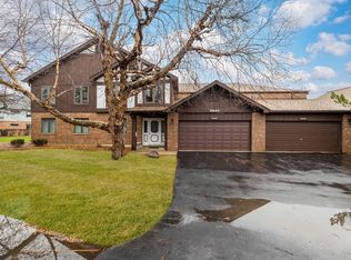 9840 Terrace Dr #E2, Palos Park, IL