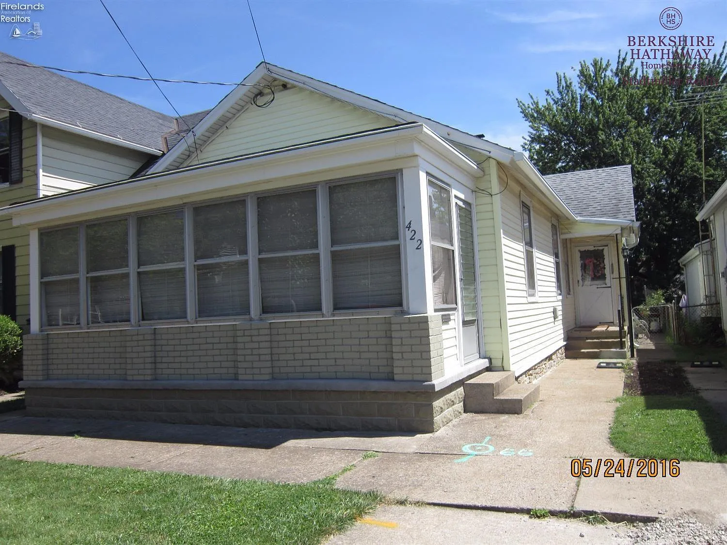 422 Neil St photo 1