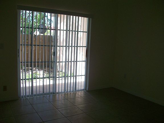 3rd image of 21210 NE 9th Pl APT 2