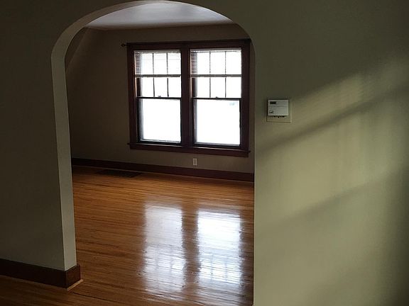 5th image of 157 Hamilton Dr