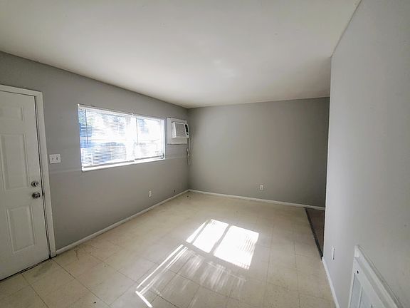 3rd image of 9507 N 12th St APT B