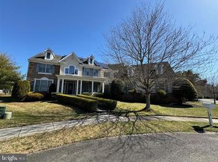 4 Heather Ct, Linwood, NJ 08221