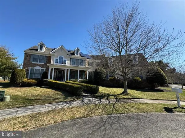 4 Heather Ct, Linwood, NJ 08221