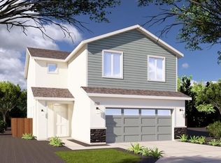 454 W Windsor Ave, Clovis, CA 93612