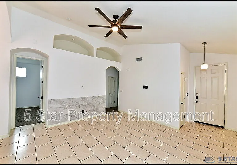 13136 Wellington Dr — Photo 9