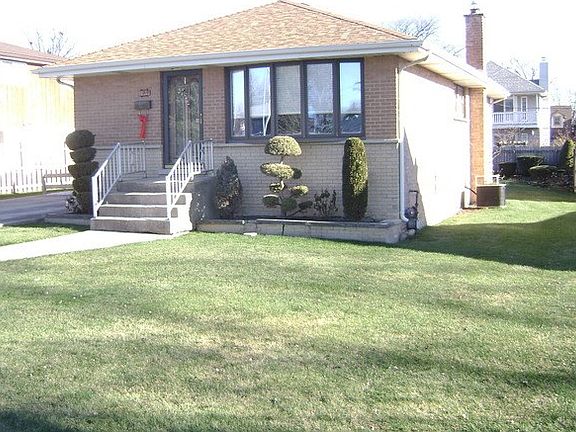 2nd image of 109 N Roberta Ave