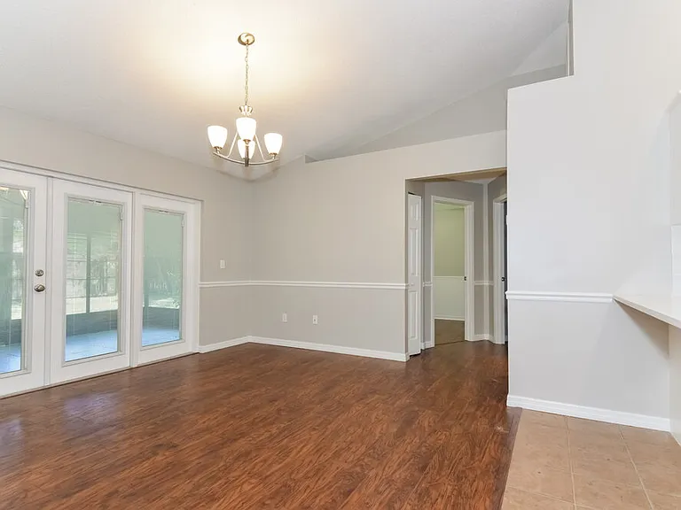 431 Benson St — Photo 4