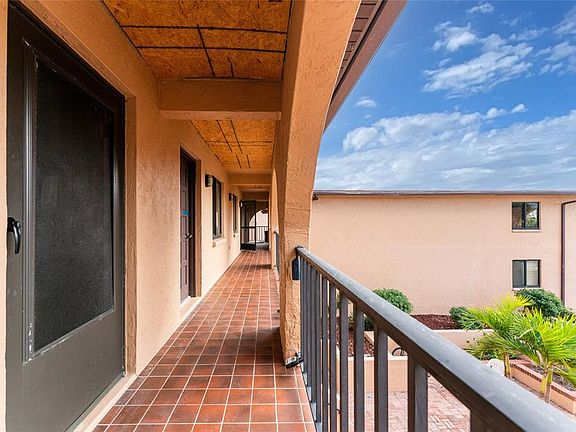 4th image of 1775 Gulf Blvd Unit 202