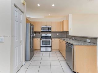 1180 Chinaberry Dr, Weston, FL 33327