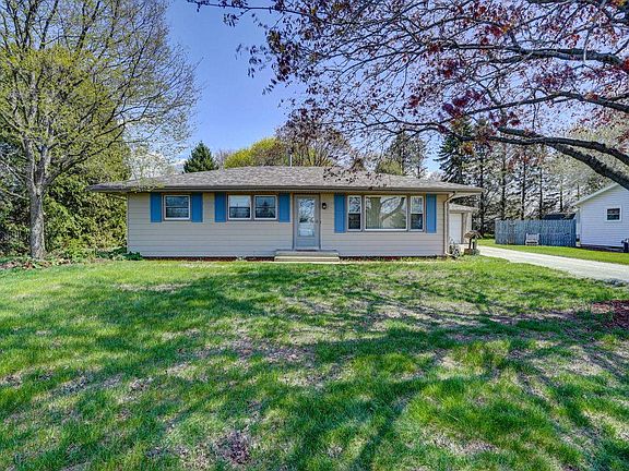 2nd image of 1805 S Browns Lake Dr