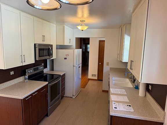 4th image of 2913 Harriman Ln