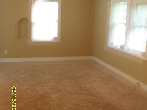 4th image of 2711 W Farrelly Ave