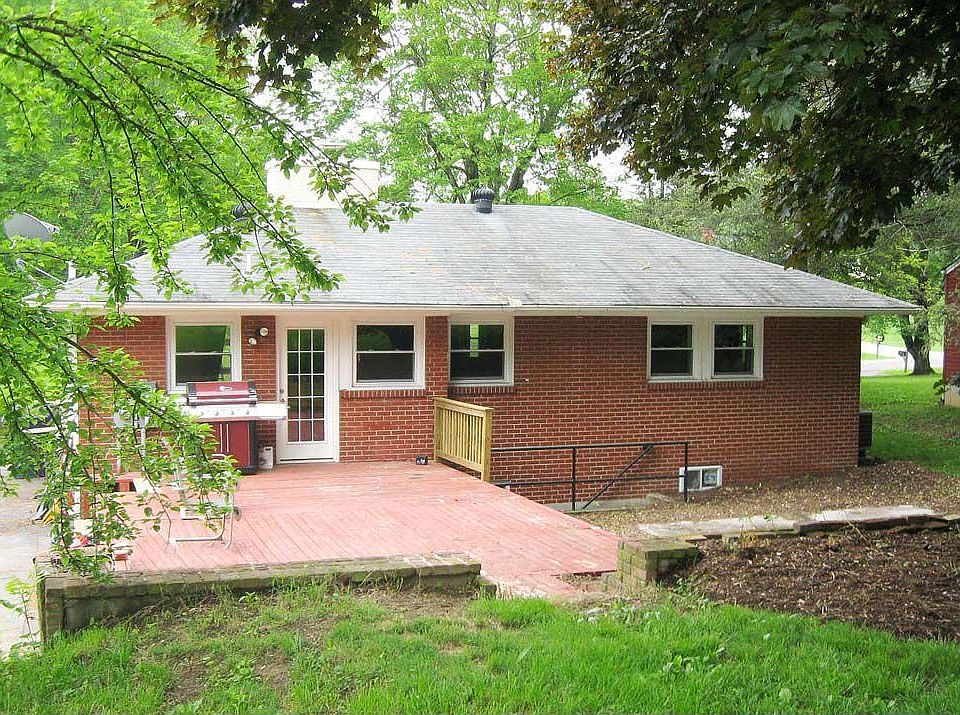 2nd image of 704 Barringer Dr