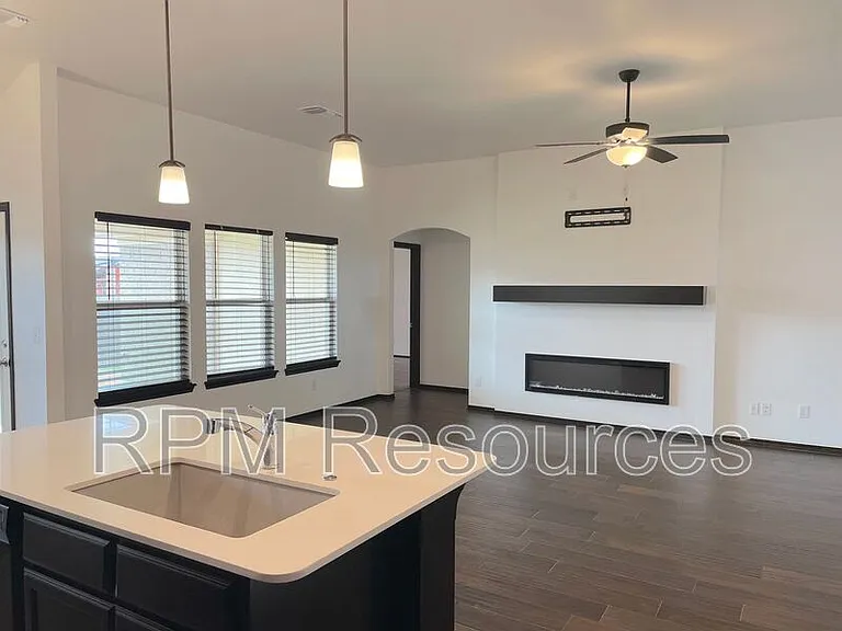 702 Midland Valley St — Photo 8