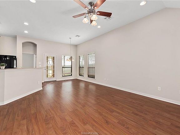 3rd image of 15507 Baker Meadow Loop