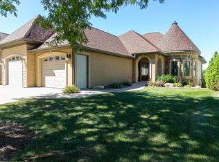 N1529 Meadow Park Dr, Greenville, WI 54942