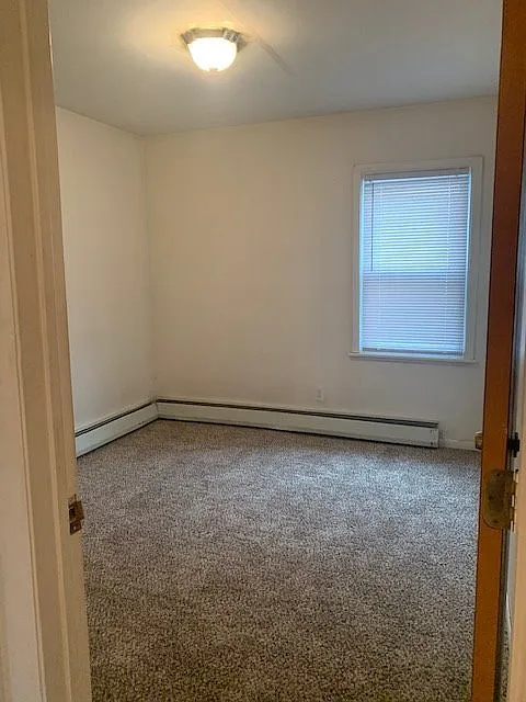 2 Bedroom 1 Bath in Harper Woods — Photo 2
