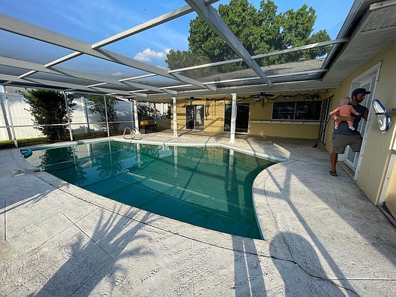 4th image of 6322 Balboa Ln