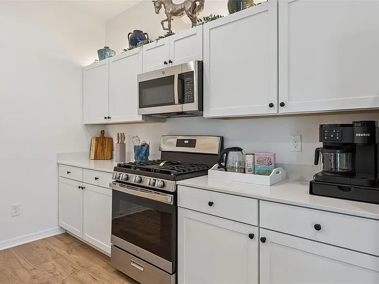 7608 Daniel Hearns Way — Photo 10