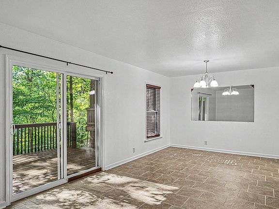 3rd image of 130 Emperado Way