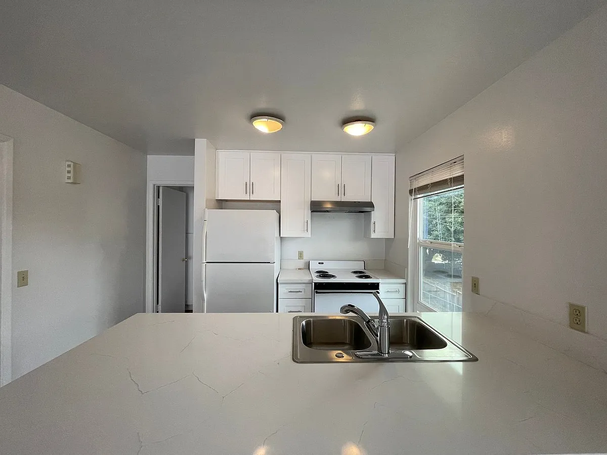 Building Photo - 5400-5410 Olmeda Ave