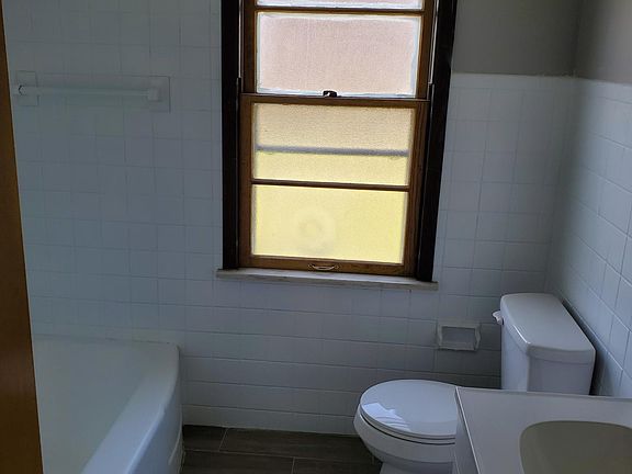 3rd image of 20871 Goller Ave