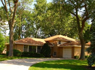 414 Brook Ln, Glenview, IL 60025