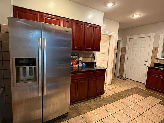 4th image of 1239 Forest Rd #1