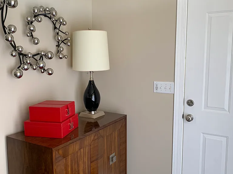 233 Landing Dr — Photo 2