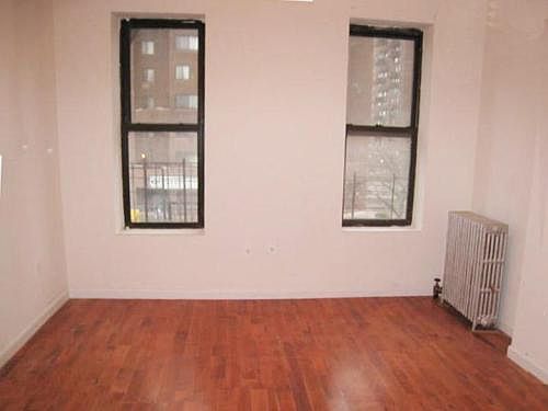 2nd image of 2125 1st Ave