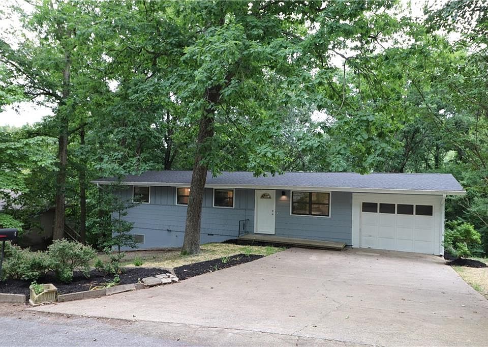 1st image of 4 Kempsey Ln
