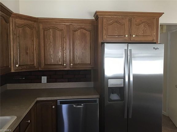 3rd image of 1337 Treasch Dr