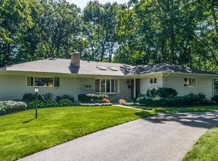 189 Magnolia Cir, Longmeadow, MA 01106